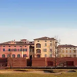 Szálloda Matilde Di Canossa Golf & 4*