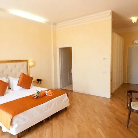 Matilde Di Canossa Golf &