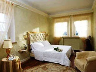 Matilde Di Canossa Golf &